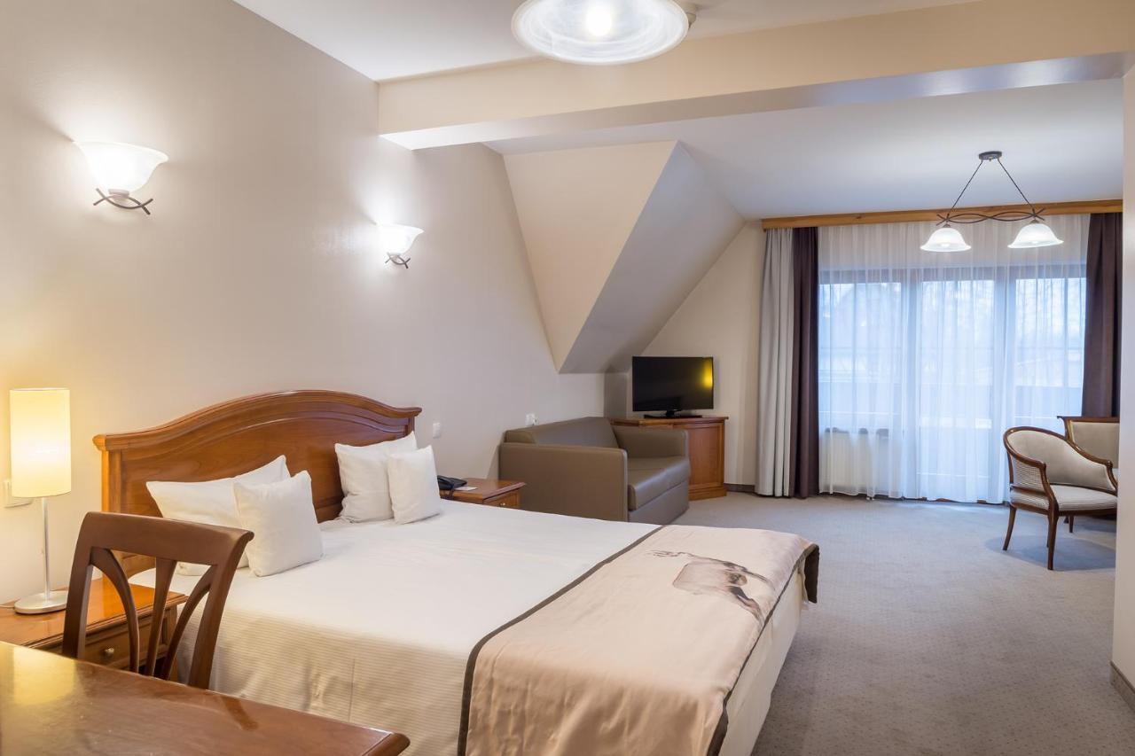 Hotel Nosalowy Dwor ザコパネ エクステリア 写真