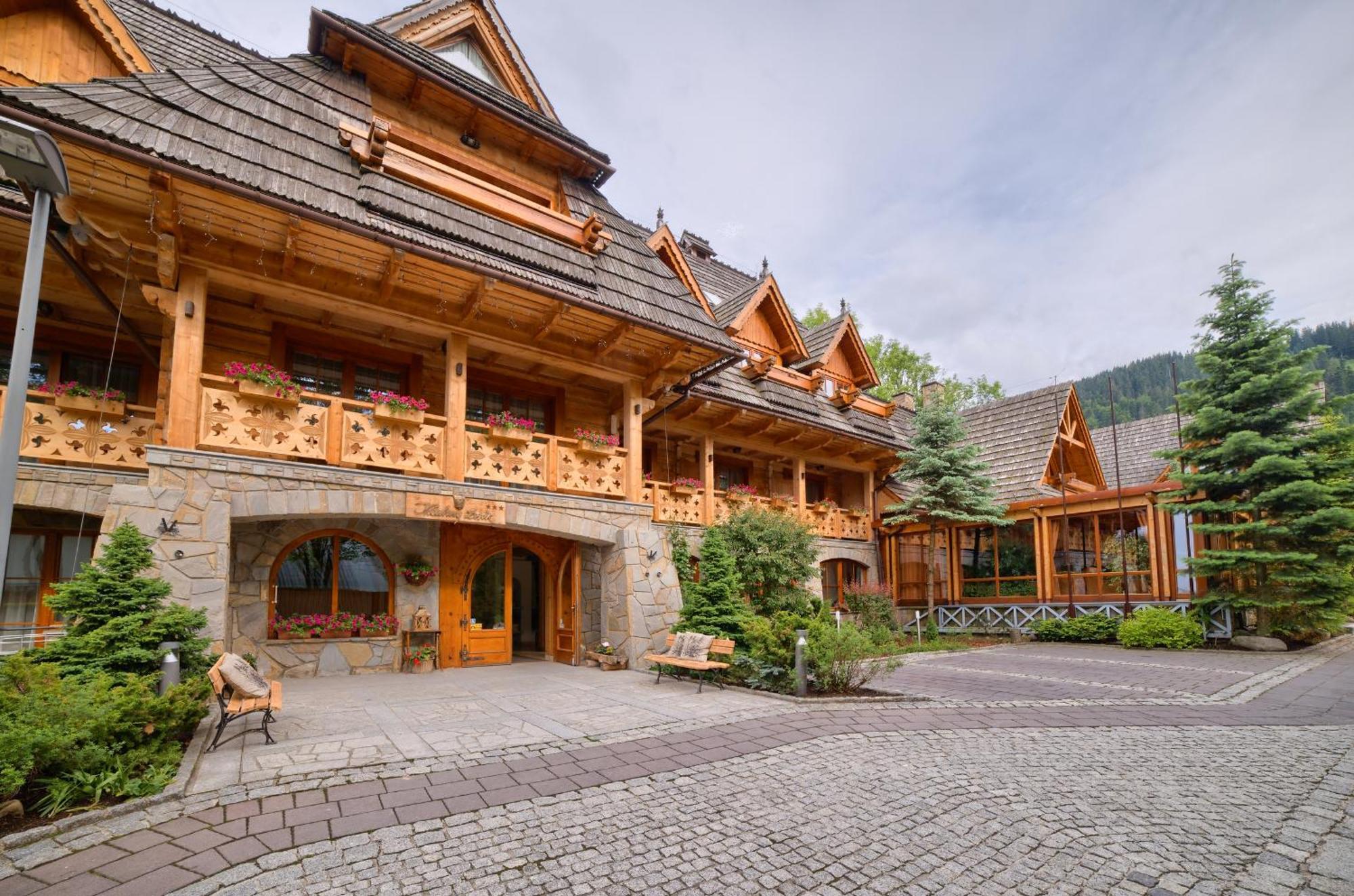 Hotel Nosalowy Dwor ザコパネ エクステリア 写真