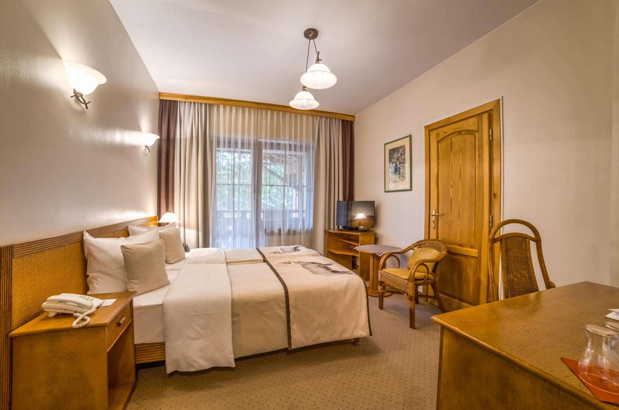 Hotel Nosalowy Dwor ザコパネ エクステリア 写真